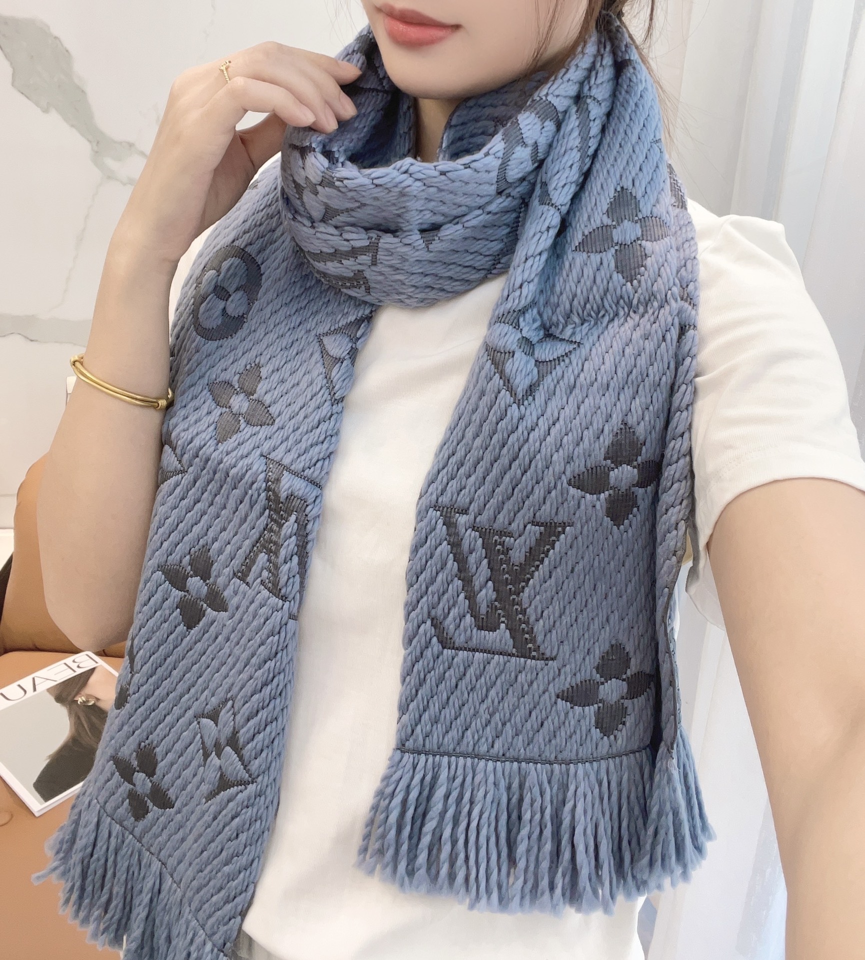 LV Autumn and Winter Wool Scarves Grey